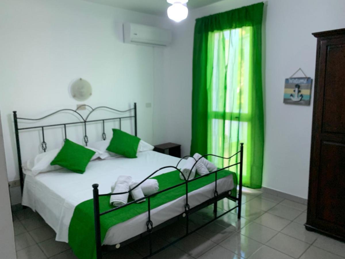 La Bussola Otel Porto Palo Dış mekan fotoğraf