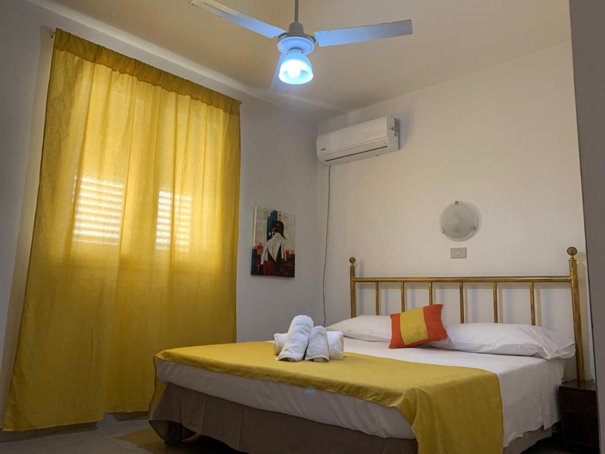 La Bussola Otel Porto Palo Dış mekan fotoğraf