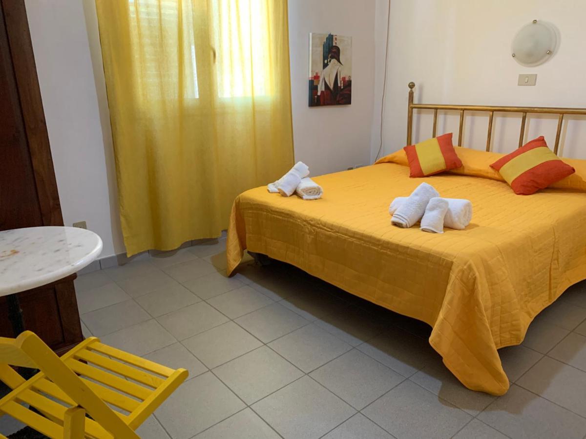 La Bussola Otel Porto Palo Dış mekan fotoğraf
